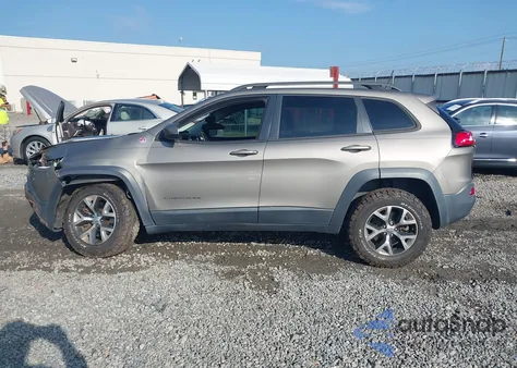 2017 Jeep Cherokee Trailhawk 4X4 z USA, uszkodzony, nr VIN 1C4PJMBS8HW590295